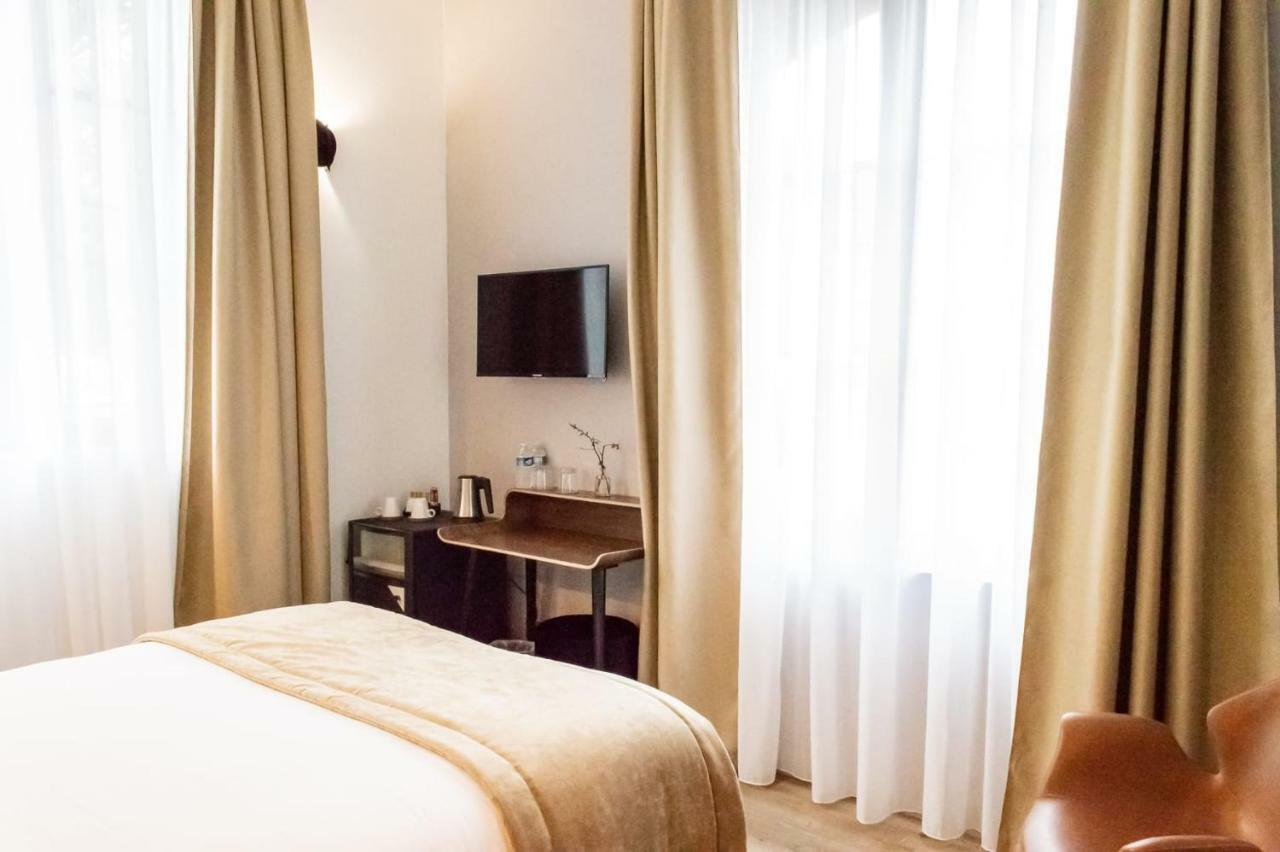 Des Iris Hotel